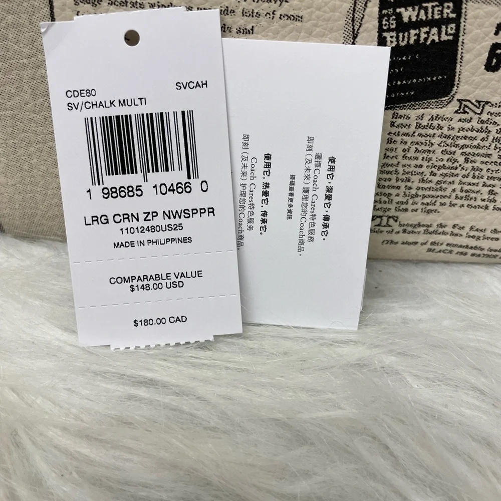 NWT Coach Large Corner Zip Wristlet With Newspaper Print CDE80 in Chalk Multi - Picture 8 of 8